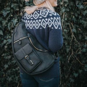 House of Flynn Black Sling Camera Bag